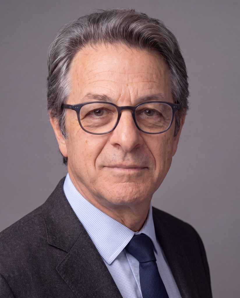 Egemen Mustafa Şener stüdyo portresi
